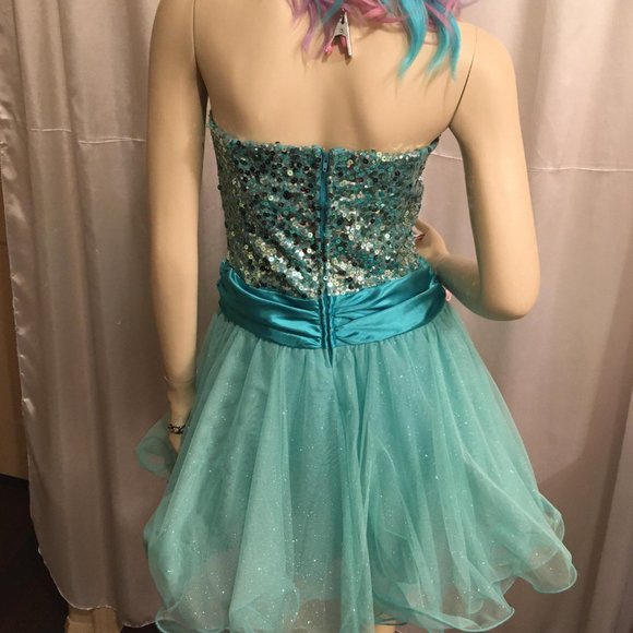 CUSTOM DREAM DRESS AND JEWELERY SET!🍭💖with hello kitty added details - Picture 11 of 17